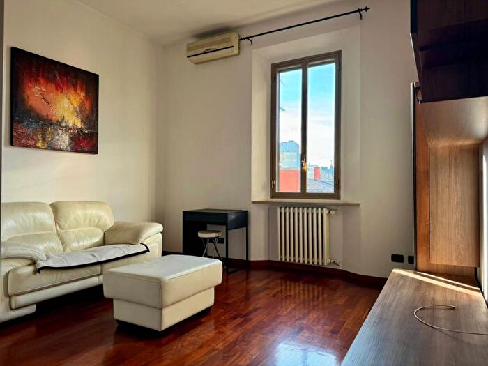 Appartamento trilocale in affitto in Via Jacopo di Paolo, Bolognina, Bologna