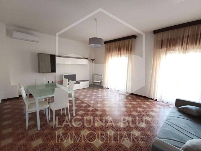 Appartamento trilocale in affitto in Via Mazzini, Centro Urbano, Marsala