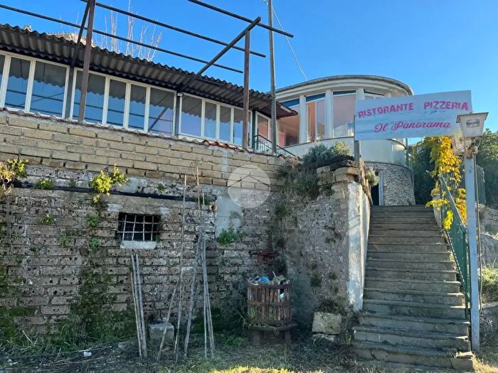 Appartamento quadrilocale in vendita in Via Largo Orsini, Collevecchio