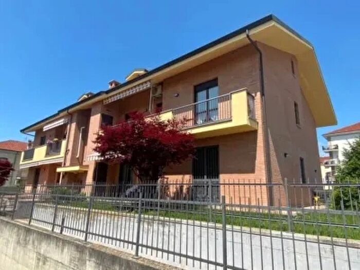 Appartamento trilocale in vendita in Via Bricherasio Carmagnola, Carmagnola