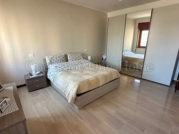 Appartamento trilocale in affitto in Via Adda, Siracusa
