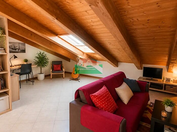 Appartamento con 6 locali in vendita in Via Attilio Orioli, Ravenna