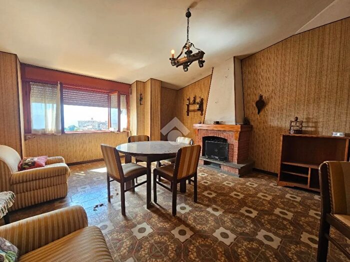 Appartamento trilocale in vendita in V Giorgio Ambrosoli, Acuto