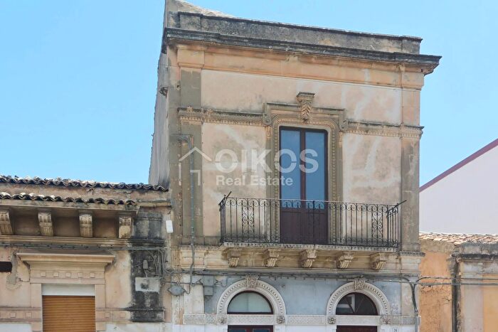 Casa con 5 locali in vendita in Via dei Mille, Noto