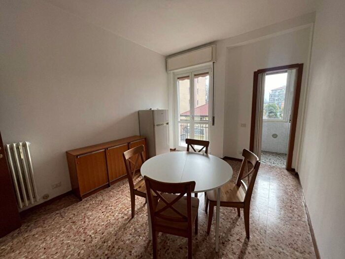 Appartamento bilocale in affitto in Via San Martino, Centro, Pero