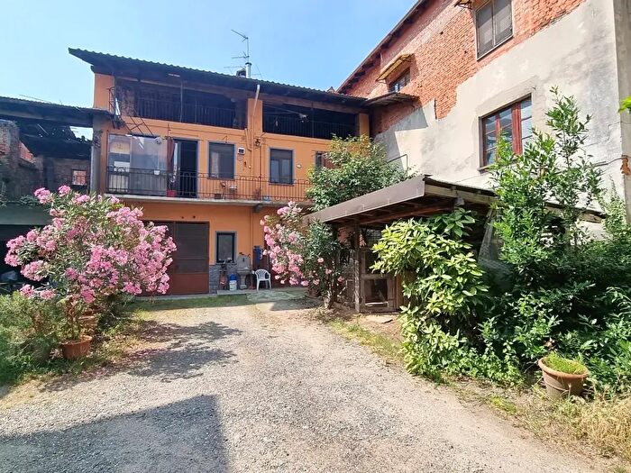 Casa trilocale in vendita in Corso Cavour, Gattinara