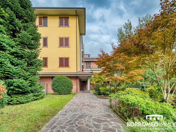 Appartamento trilocale in vendita in Via Martiri della Libertà, Mediglia