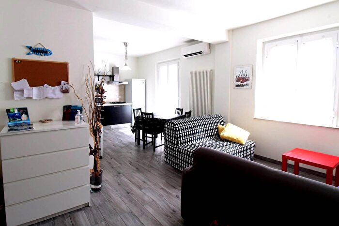 Appartamento trilocale in vendita in Ancona