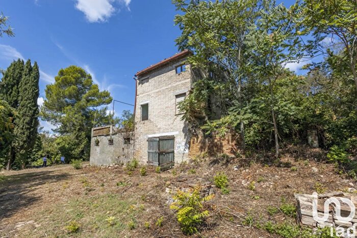 Casa con 6 locali in vendita in Via Morolo, Filottrano