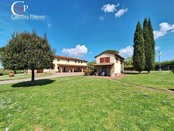 Casa con 19 locali in vendita in Località La Casina Snc, Bucine