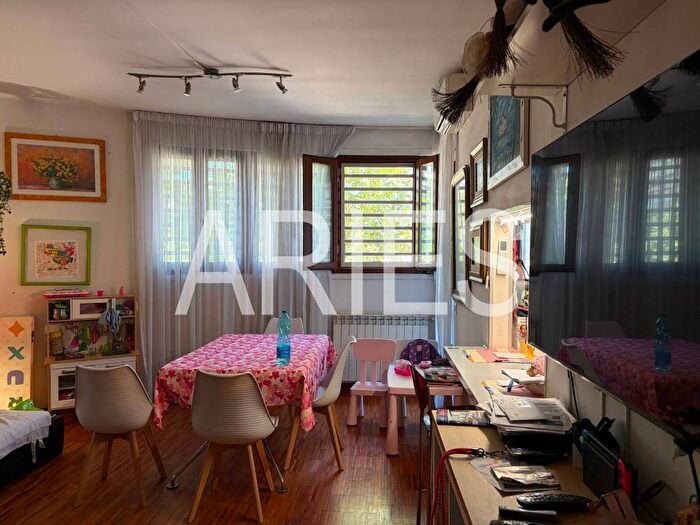 Appartamento trilocale in affitto in Viale Avignone, Torrino, Roma