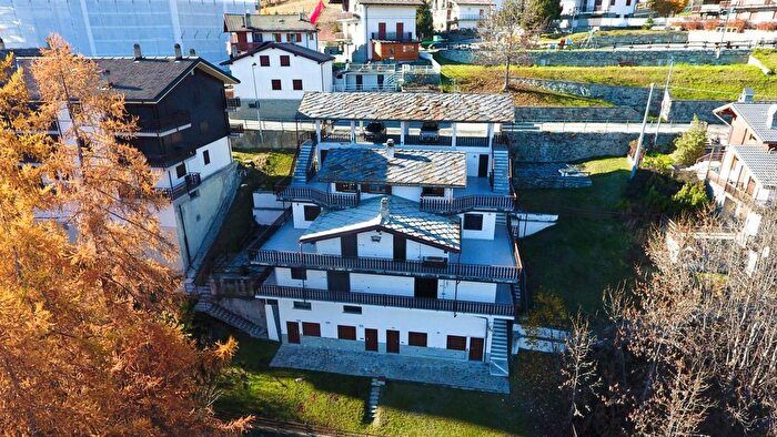 Appartamento trilocale in vendita in Mongnod, Torgnon