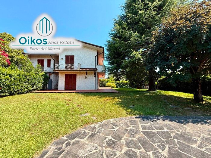 Casa con 6 locali in affitto in Via della Barbiera, Caranna, Forte dei Marmi