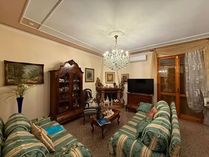Casa con 6 locali in vendita in Strada Morane, Modena