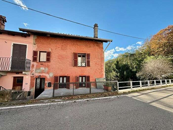 Casa quadrilocale in vendita in Via Passaggio, Camandona