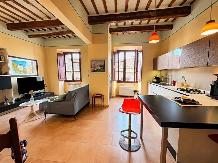 Appartamento con 5 locali in vendita in Arezzo