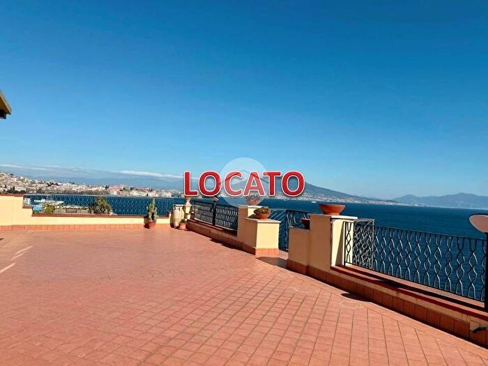 Appartamento trilocale in affitto in Via Parco Carelli, Posillipo, Napoli