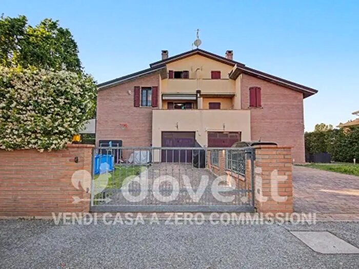 Casa con 6 locali in vendita in Via Lucio Federico Mongardi, Ferrara