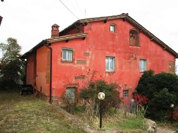 Casa con 6 locali in vendita in Montevarchi