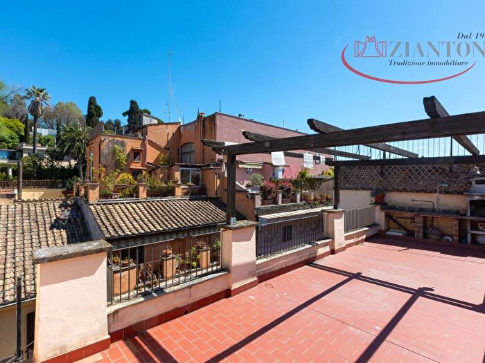 Casa con 5 locali in affitto in Via del Babuino, Piazza del Popolo, Roma