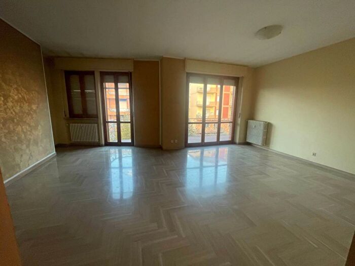 Casa con 5 locali in affitto in Via Francesco Petrarca, Stadio, Asti