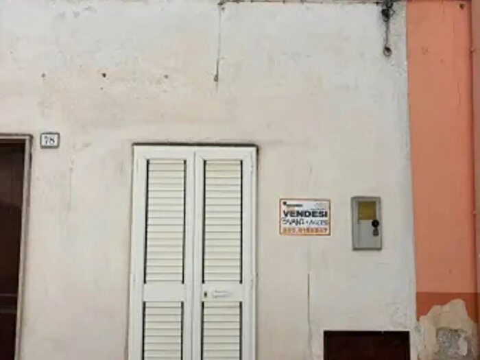 Casa bilocale in vendita in Via Giuseppe Garibaldi, Sava
