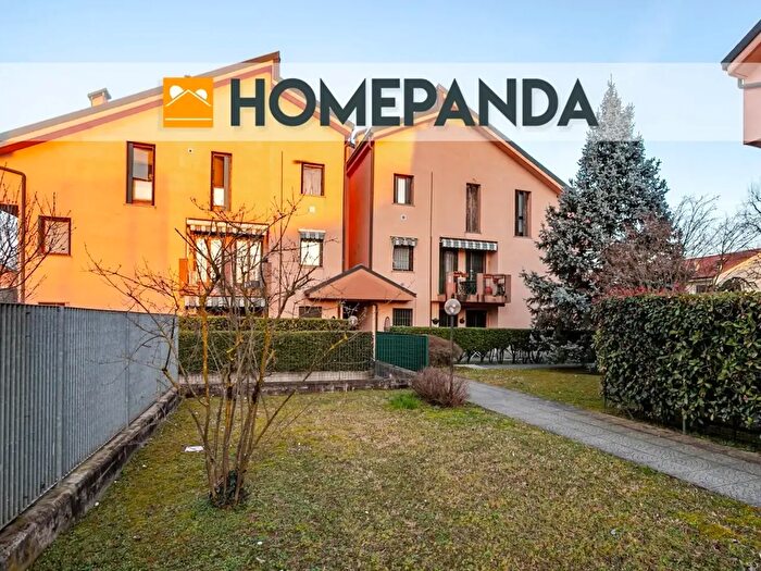 Appartamento bilocale in vendita in Via da Caravaggio, Cavenago Di Brianza