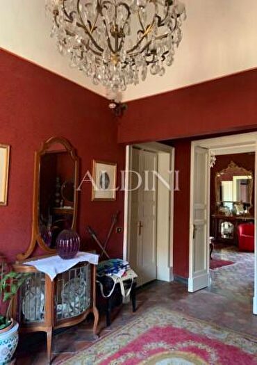 Appartamento con 6 locali in vendita in Piazza Manganelli, Catania