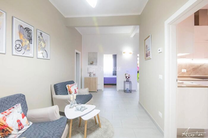 Appartamento trilocale in vendita in Via Giuseppe Parini, Modena