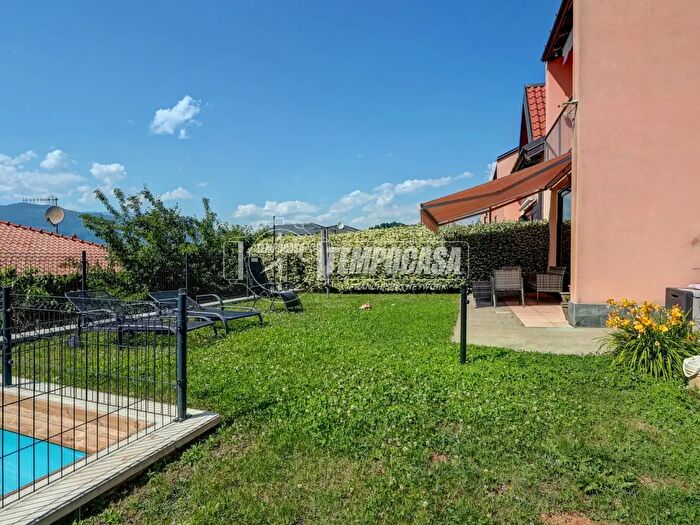 Casa in vendita in Brezzo Di Bedero