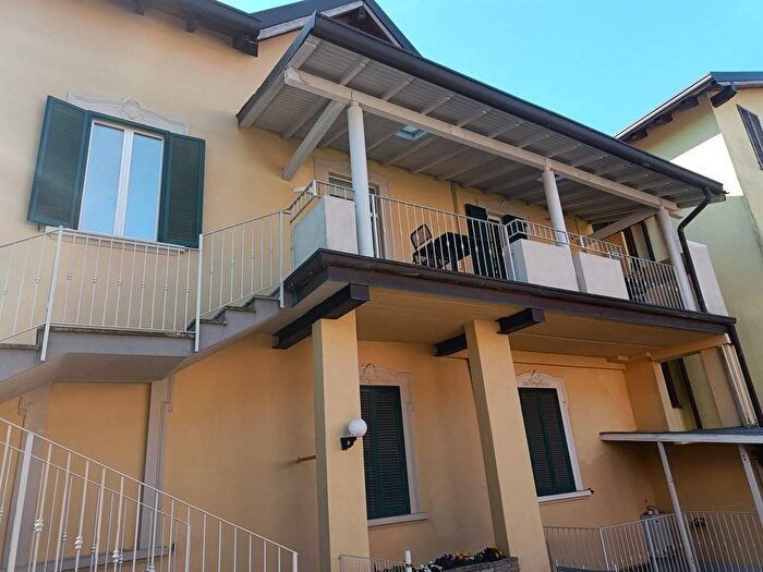 Appartamento quadrilocale in affitto in Camerlata Rebbio, Como