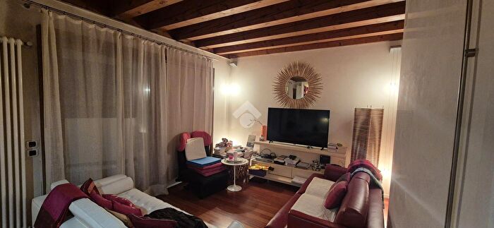 Appartamento bilocale in vendita in Piazza Bellona, Montebelluna