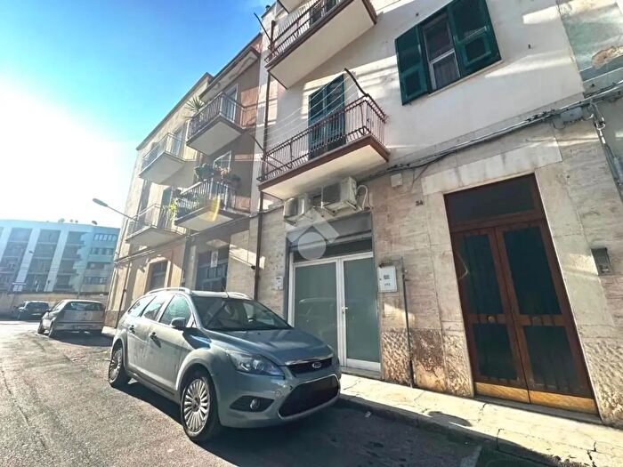 Appartamento trilocale in vendita in Via Chiarelli, Barletta