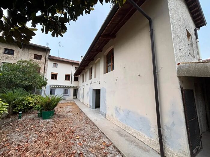 Casa con 5 locali in vendita in Via Roma, Pocenia