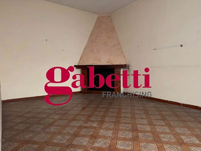 Casa con 6 locali in vendita in Via Ezio Vanoni, San Nicola La Strada