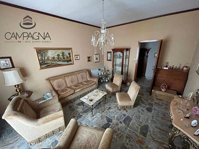 Appartamento trilocale in vendita in Largo Aosta Canicatti, Canicatti