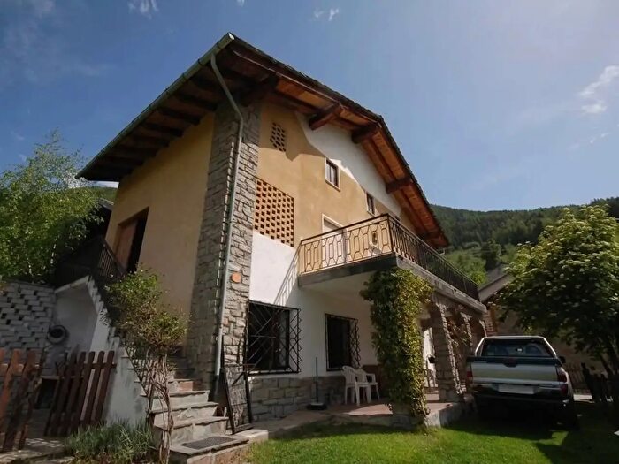 Casa con 8 locali in vendita in Località Piscina Salà Dessus, Charvensod