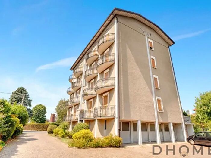 Appartamento trilocale in vendita in Via Parini Caru, Carugo