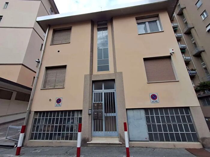 Appartamento bilocale in vendita in Via Anzani, Como