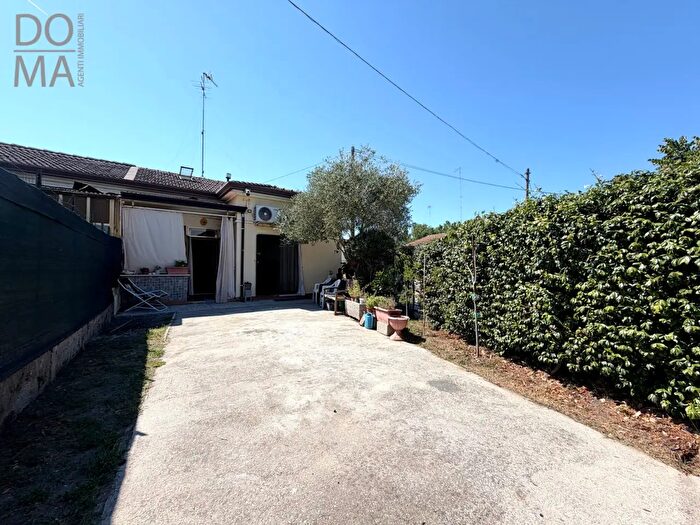 Casa quadrilocale in vendita in Porto Viro