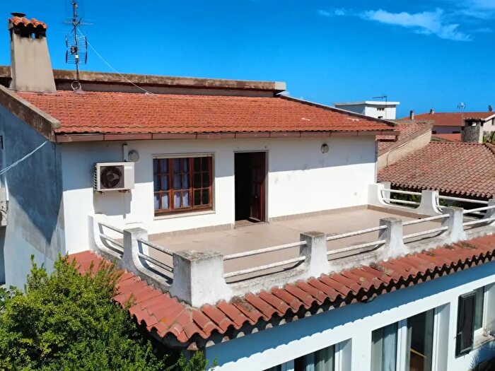 Appartamento trilocale in vendita in Via dei Lillà, Capoterra