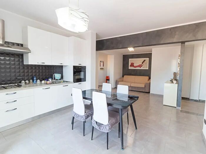 Casa bilocale in vendita in Via Vitaliano Brancati, Cefalu