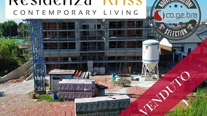 Appartamento trilocale in vendita in Via Vittorio Emanuele Lazzate, Lazzate