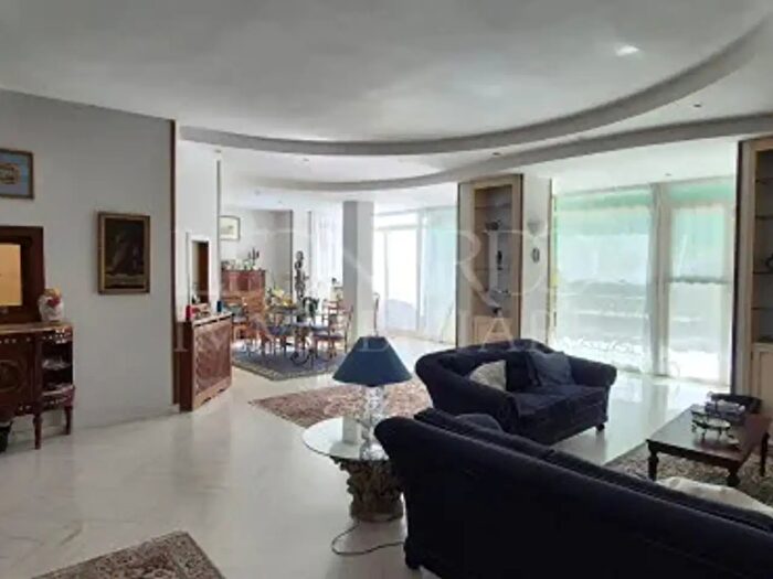 Appartamento con 5 locali in vendita in Viale Colli Aminei, Napoli