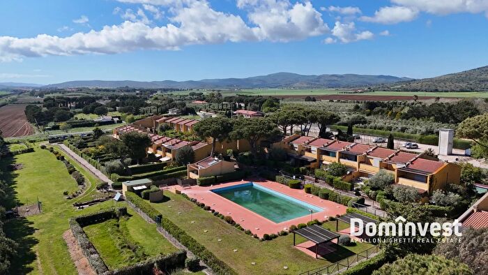 Casa con 6 locali in affitto in Via Piemonte, Capalbio