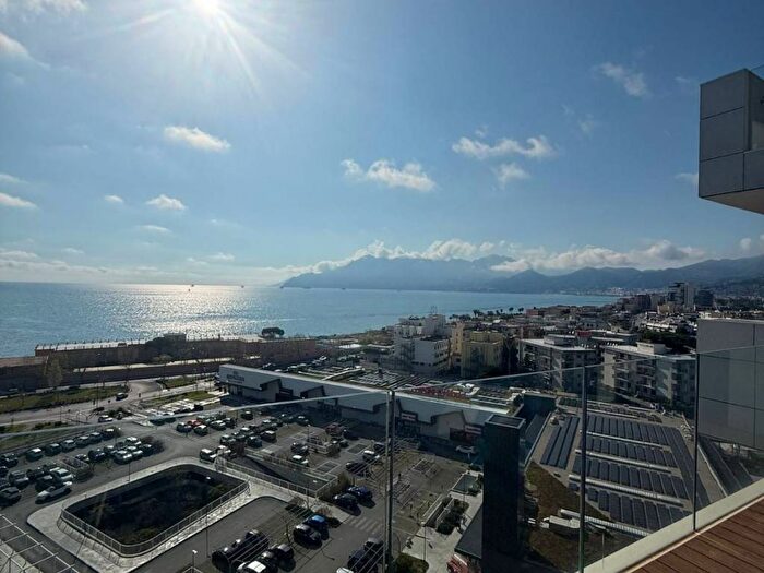 Appartamento quadrilocale in affitto in Via Generale Clark, Arbostella Arechi, Salerno