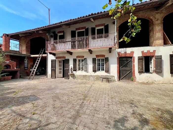 Casa con 5 locali in vendita in Via della Vittoria, Passerano Marmorito