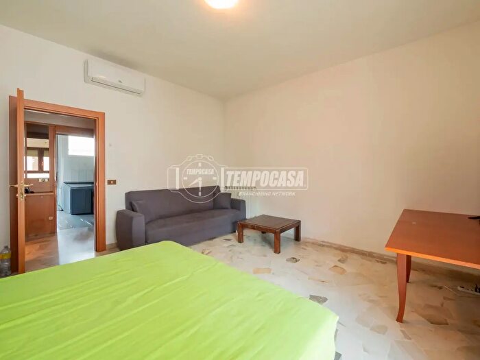 Appartamento trilocale in vendita in Via Carlo Cicogna Mozzoni, Milano