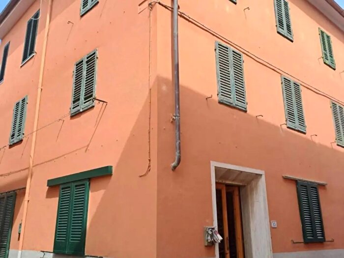 Casa con 5 locali in vendita in Calci