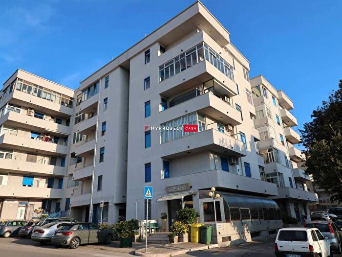 Appartamento trilocale in affitto in II Traversa di Via dello Stadio, Martina Franca